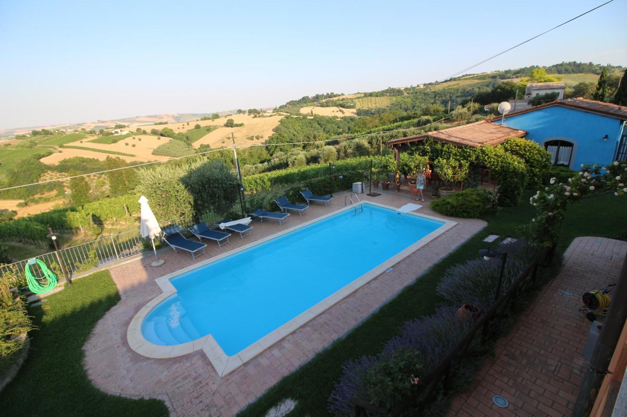 Вилла Poggio Montali Monte Roberto Экстерьер фото