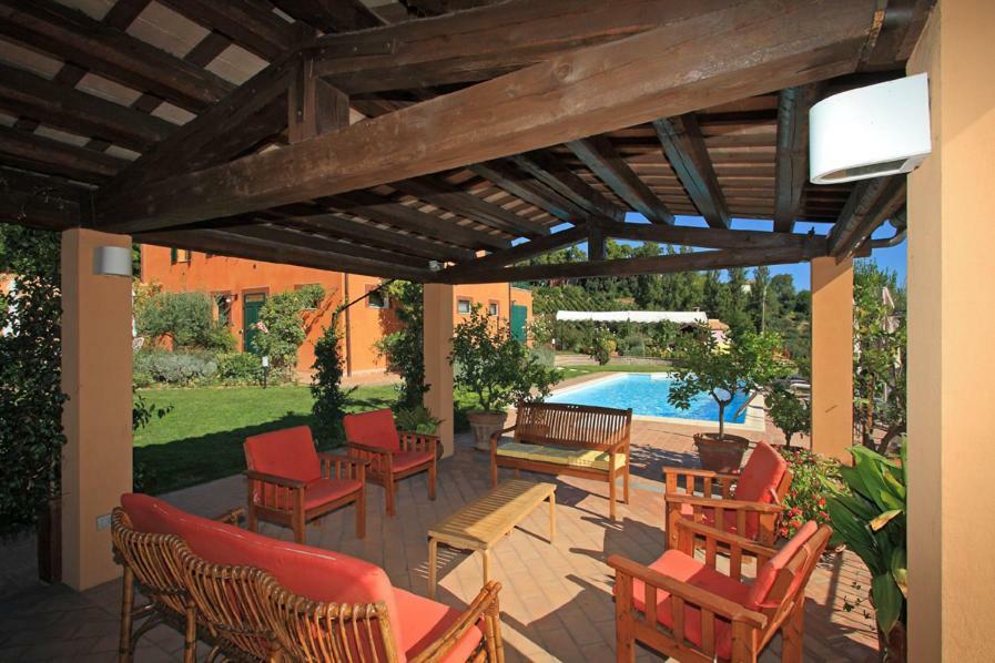 Вилла Poggio Montali Monte Roberto Экстерьер фото